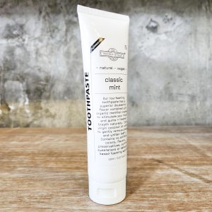TOOTHPASTE - Classic Mint - For the whole Family - 150ml