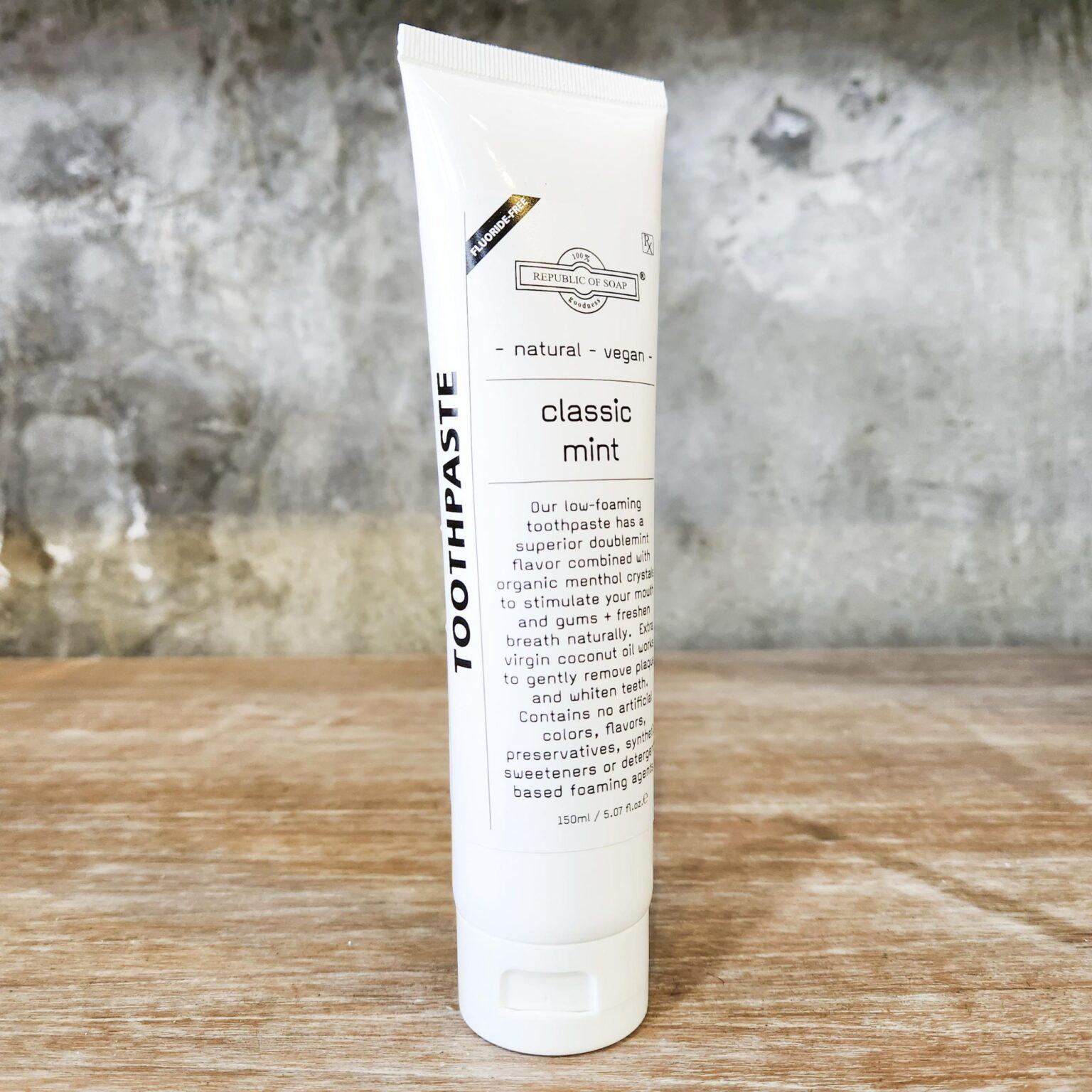 TOOTHPASTE - Classic Mint - For the whole Family - 150ml